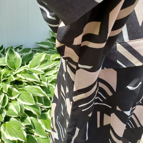 Calvin Klein Geometric Pattern Button Down Tab Sleeve Size L - Picture 9 of 15